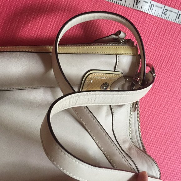 COACH Kristin Spectator Handbag  with 🐍  EXPANDABLE  Sides  👀 EUC - Picture 10 of 10